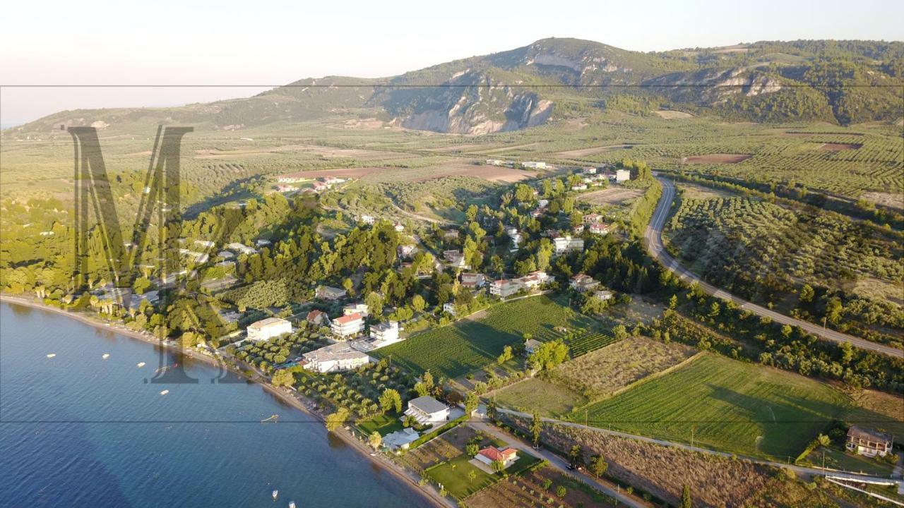 M K Apartments Arkítsa Eksteriør bilde